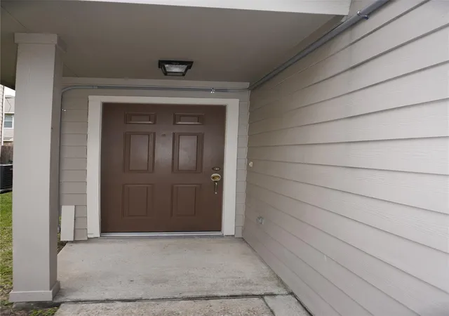 Photo 3 of Sale Pending at 14310 Larkhall Ln, Houston, TX 77014 | MLS# 37105584 | Listing updated on 2026-09-27