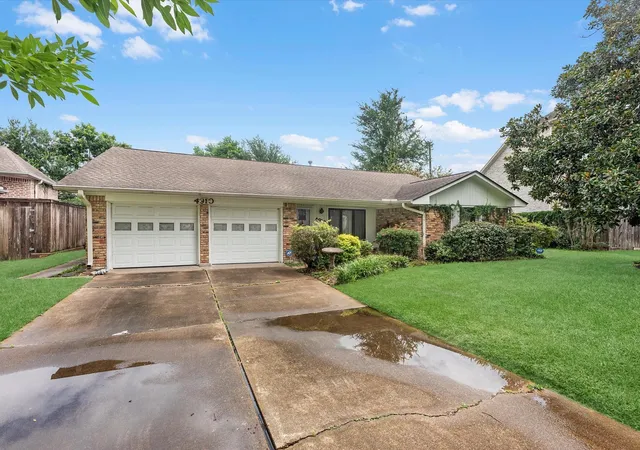 Photo 2 of Single family home for sale at 4910 Yarwell Dr, Houston, TX 77096 | MLS# 49535504 | Listing updated on 2026-08-27