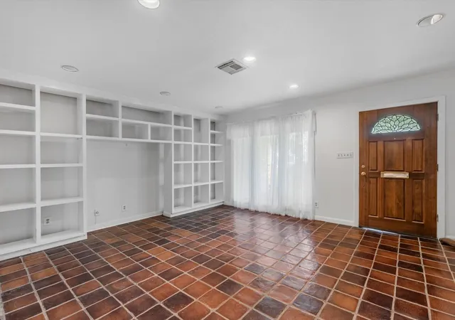 Photo 3 of Single family home for sale at 4910 Yarwell Dr, Houston, TX 77096 | MLS# 49535504 | Listing updated on 2026-08-27