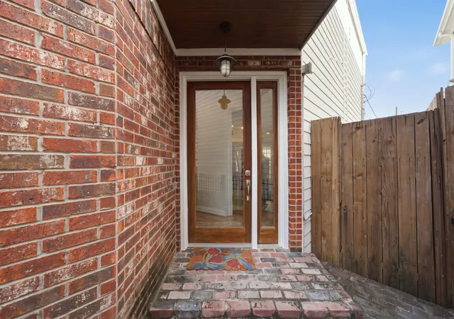 2nd image of 509 W 22nd St, Houston, TX 77008 | MLS# 48091090