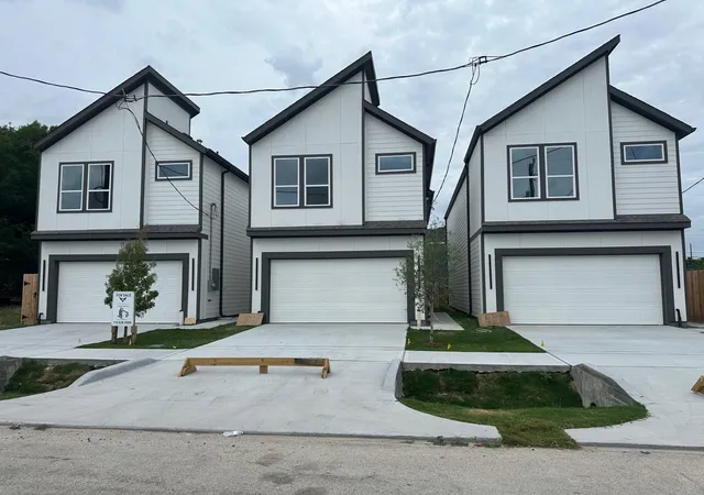 Photo 1 of Single family home for sale at 848 Lucky St, Houston, TX 77088 | MLS# 82316507 | Listing updated on 2026-08-23