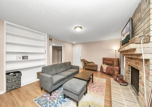 3rd image of 10555 Turtlewood Ct #1510, Houston, TX 77072 | MLS# 24972808