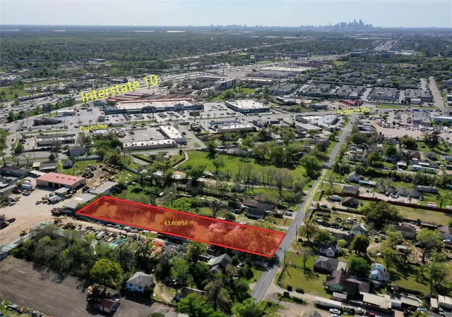 Photo 2 of Sale Pending at 12610 Greens Byp St, Houston, TX 77015 | MLS# 84508962 | Listing updated on 2026-09-08