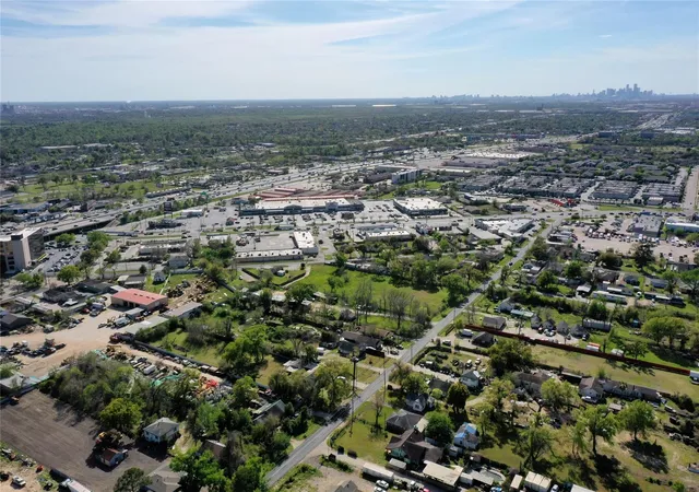 Photo 3 of Sale Pending at 12610 Greens Byp St, Houston, TX 77015 | MLS# 84508962 | Listing updated on 2026-09-08
