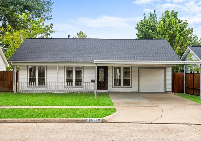 Photo 2 of Single family home for sale at 10322 Southport Dr, Houston, TX 77089 | MLS# 51424914 | Listing updated on 2026-09-12