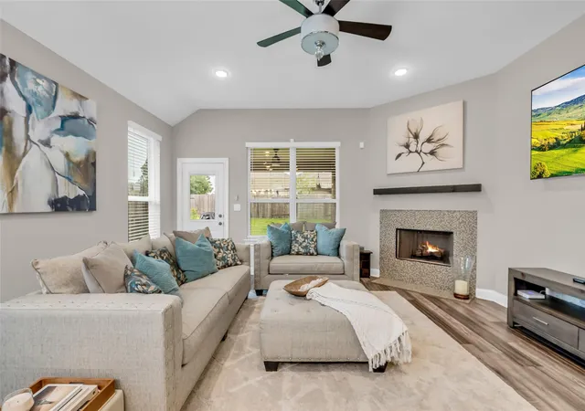 2nd image of 19055 Minero Ln, Montgomery, TX 77356 | MLS# 17099940