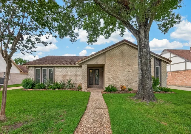 Photo 1 of Single family home for sale at 16431 Larkfield Dr, Houston, TX 77059 | MLS# 52096952 | Listing updated on 2026-09-20