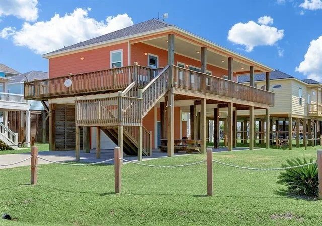 Homes for sale in Crystal Beach, TX | 934 S Cove, Crystal Beach, TX 77650 | MLS# 27218906