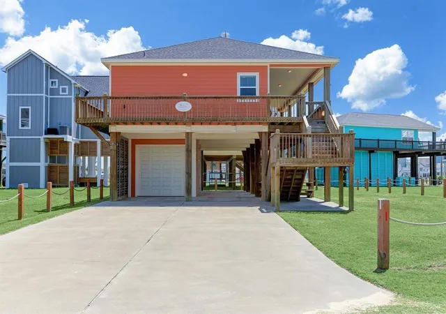 Homes for sale in Crystal Beach, TX | 934 S Cove, Crystal Beach, TX 77650 | MLS# 27218906