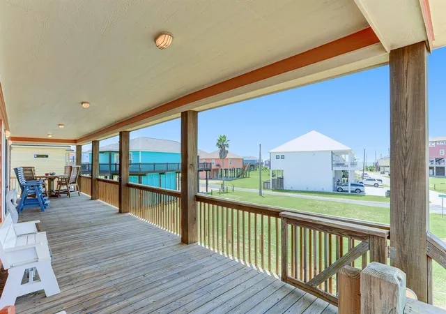 Homes for sale in Crystal Beach, TX | 934 S Cove, Crystal Beach, TX 77650 | MLS# 27218906