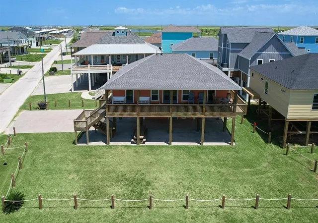 Homes for sale in Crystal Beach, TX | 934 S Cove, Crystal Beach, TX 77650 | MLS# 27218906