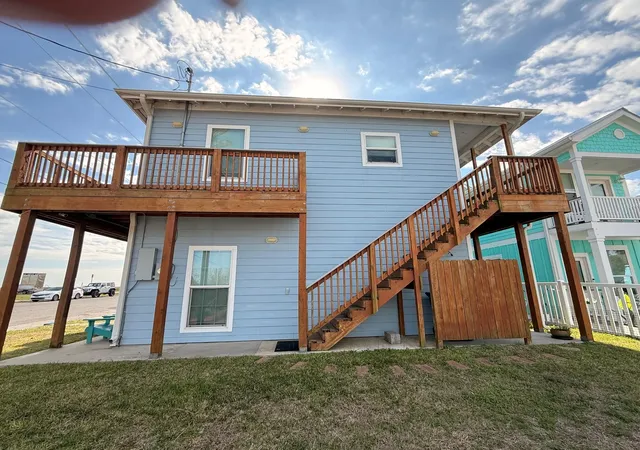 Photo 4 of Single family home for sale at 1401 12th Street, Galveston, TX 77550 | MLS# 35671616 | Listing updated on 2026-07-03