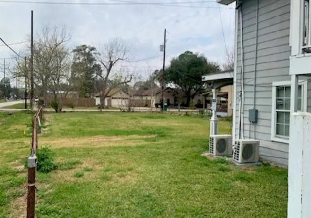 Homes for sale in Beaumont, TX | 245 E Pipkin Street, Beaumont, TX 77705 | Houzeo