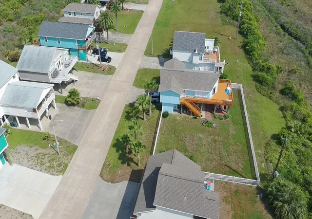 4th image of 4121 Isla Del Sol, Galveston, TX 77554 | MLS# 92012060