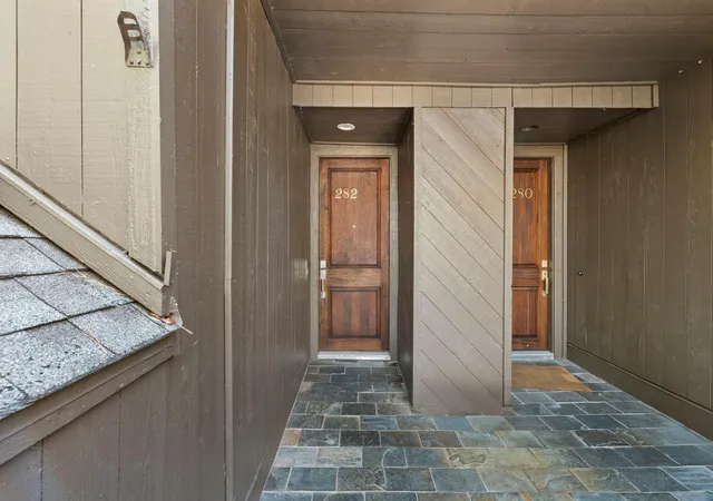 2nd image of 282 Litchfield Ln, Houston, TX 77024 | MLS# 95026557