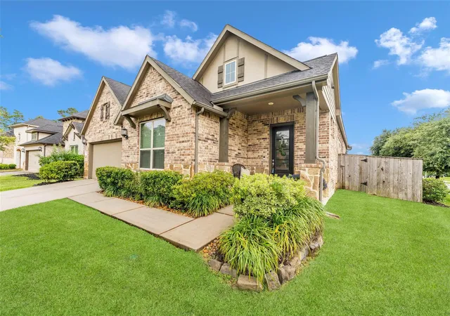 1st image of 561 Rolling Brook Ln, Pinehurst, TX 77362 | MLS# 74918640