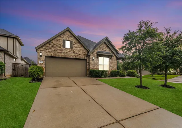 2nd image of 561 Rolling Brook Ln, Pinehurst, TX 77362 | MLS# 74918640