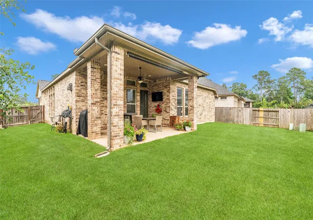3rd image of 561 Rolling Brook Ln, Pinehurst, TX 77362 | MLS# 74918640