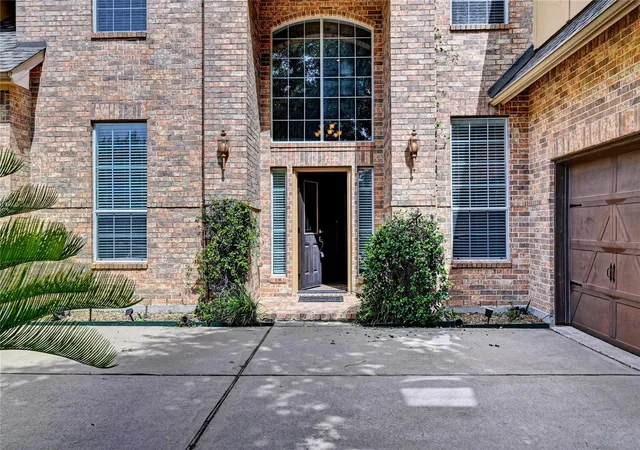 Photo 3 of Single family home for sale at 10406 Shanley Tr Ln, Richmond, TX 77407 | MLS# 45012105 | Listing updated on 2026-09-13