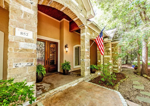 3rd image of 852 Overbrook Dr, Huntsville, TX 77340 | MLS# 85284312