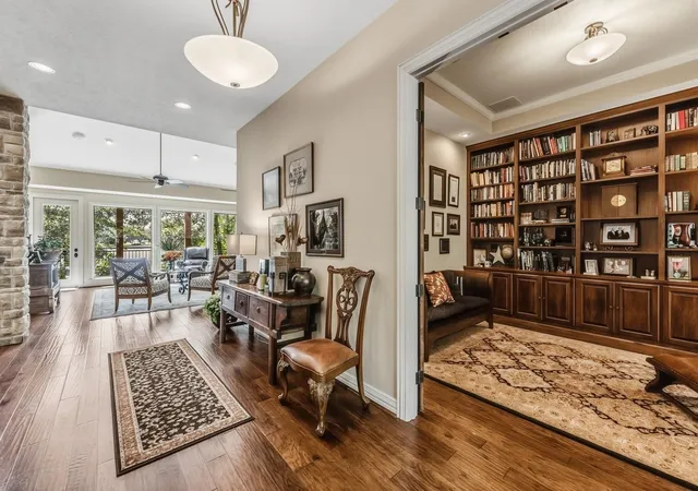 4th image of 852 Overbrook Dr, Huntsville, TX 77340 | MLS# 85284312