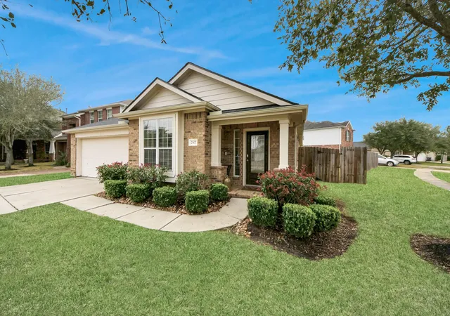 Homes for sale in Pearland, TX | 2507 Cypress Springs Ct, Pearland, TX 77584 | MLS# 69094963