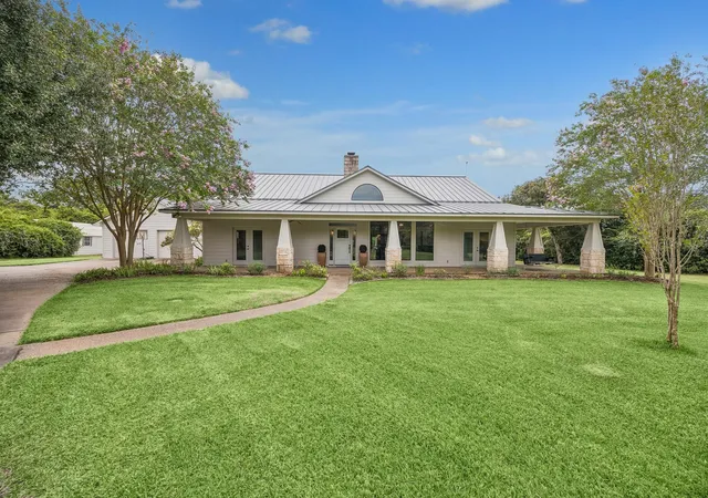 Photo 1 of Single family home for sale at 440 Piney Creek Road Road, Bellville, TX 77418 | MLS# 56871334 | Listing updated on 2026-09-04