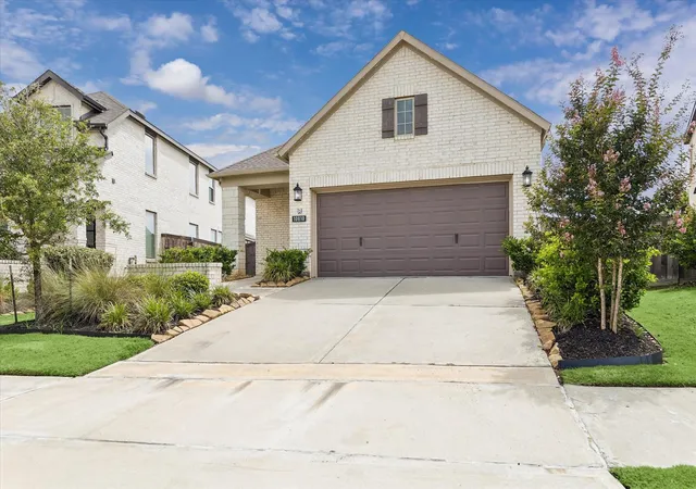 Photo 3 of Single family home for sale at 10810 Spiny Elm Ct, Cypress, TX 77433 | MLS# 84214291 | Listing updated on 2026-09-21