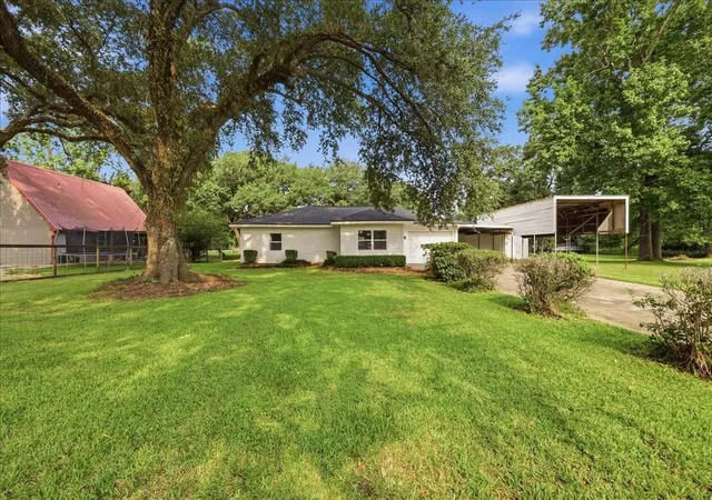Photo 1 of Single family home for sale at 400 Nevils St, Bridge City, TX 77611 | MLS# 7921914 | Listing updated on 2026-08-25