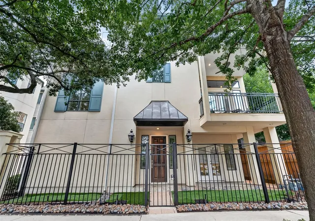 Photo 4 of Single family home for sale at 2034 Colquitt St #A, Houston, TX 77098 | MLS# 10906645 | Listing updated on 2026-09-13