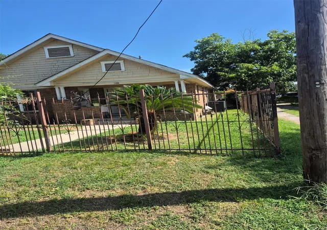 Photo 2 of Single family home for sale at 528 Caplin St, Houston, TX 77022 | MLS# 34171798 | Listing updated on 2026-09-02