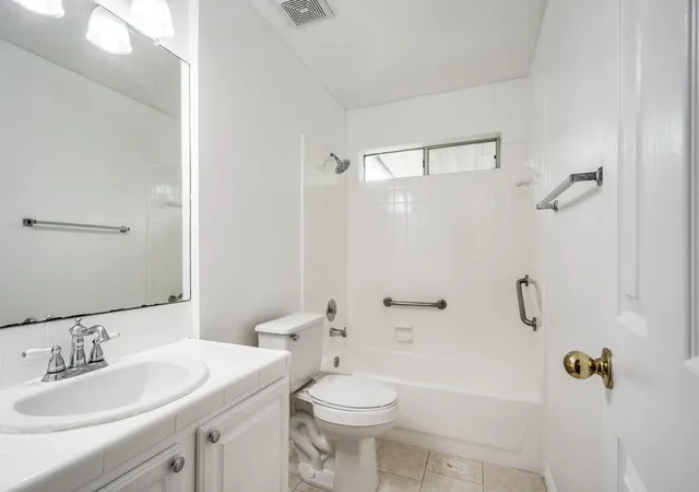 29th image of 4705 Meadowood Dr, Baytown, TX 77521 | MLS# 87359155