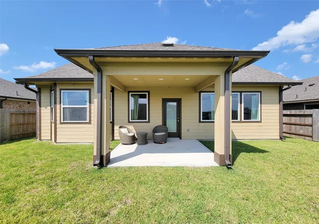 Photo 2 of Single family home for sale at 10843 Bodie Hills Dr, Rosharon, TX 77583 | MLS# 66444357 | Listing updated on 2026-10-05