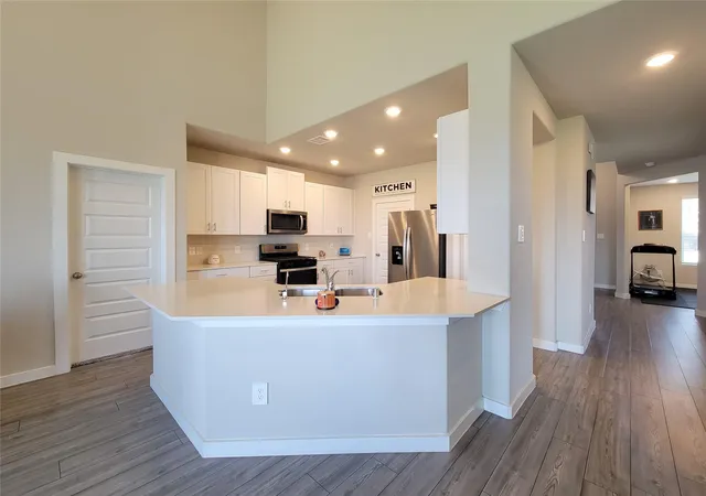 Photo 3 of Single family home for sale at 10843 Bodie Hills Dr, Rosharon, TX 77583 | MLS# 66444357 | Listing updated on 2026-10-05