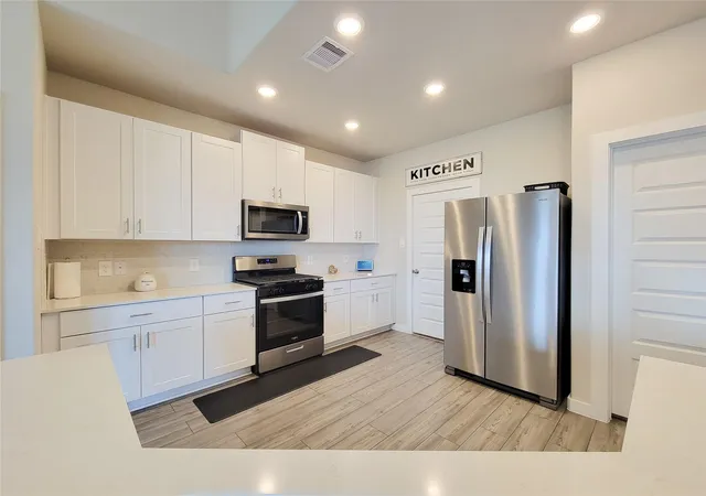 Photo 4 of Single family home for sale at 10843 Bodie Hills Dr, Rosharon, TX 77583 | MLS# 66444357 | Listing updated on 2026-10-05