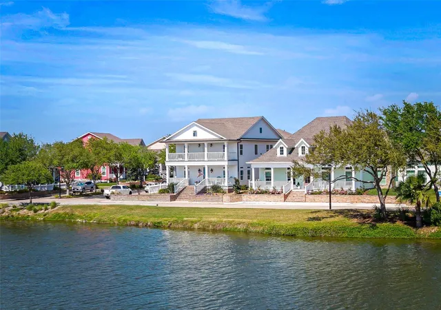 3rd image of 7 Mariner Pass, Galveston, TX 77554 | MLS# 28727196