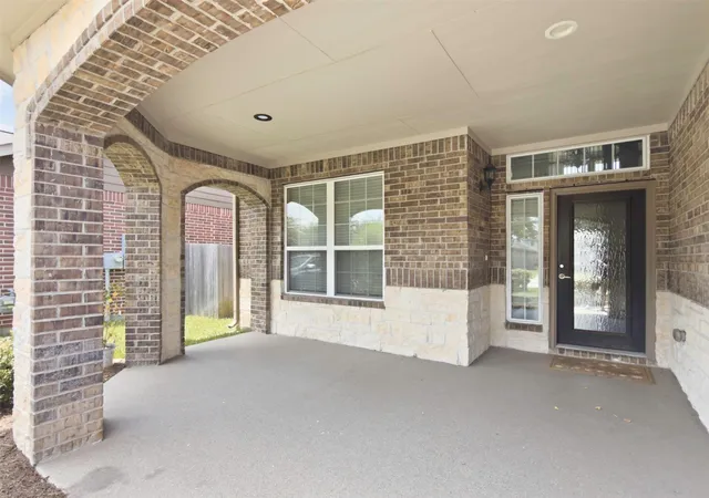 Photo 3 of Sale Pending at 21607 Whistling Straits Dr, Porter, TX 77365 | MLS# 72984968 | Listing updated on 2026-09-13