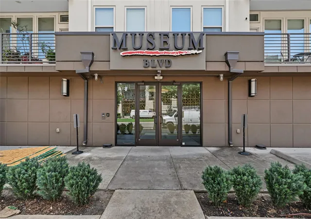 3rd image of 4819 Caroline St #111, Houston, TX 77004 | MLS# 60693912