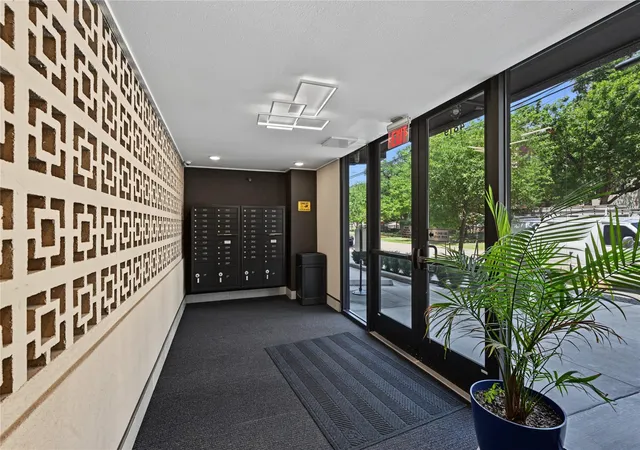 5th image of 4819 Caroline St #111, Houston, TX 77004 | MLS# 60693912