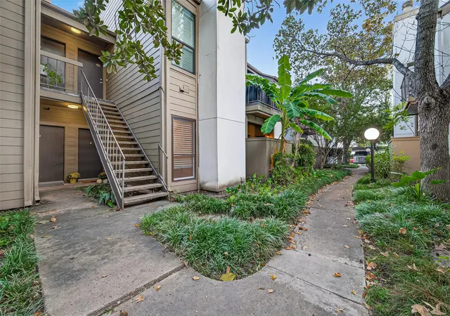 2nd image of 10053 Westpark Dr, Houston, TX 77042