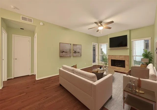 3rd image of 10053 Westpark Dr, Houston, TX 77042