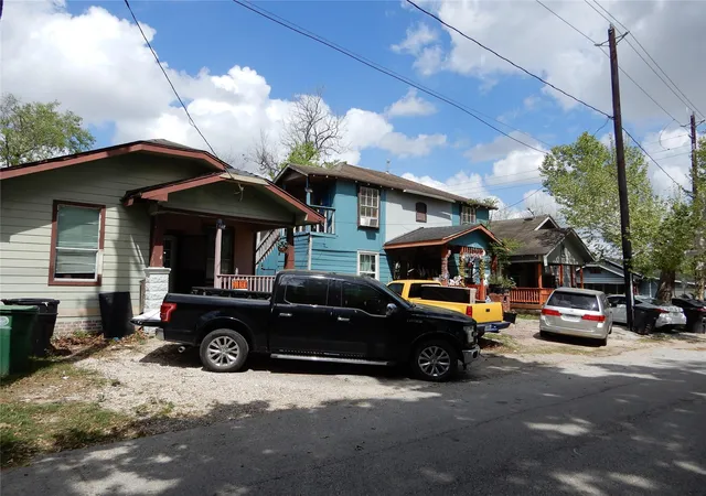 2nd image of 1407 71st St, Houston, TX 77011 | MLS# 10133088