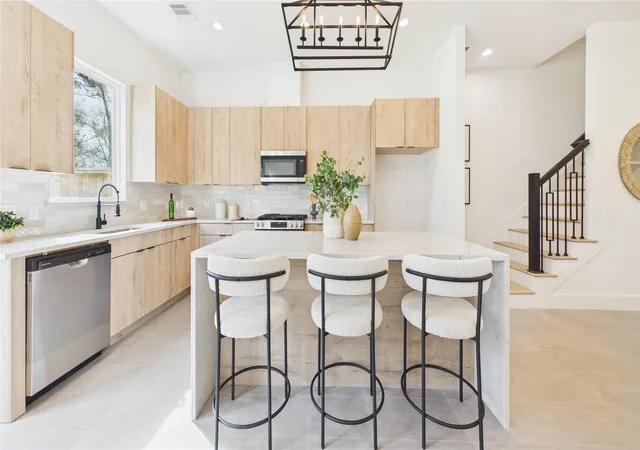 2nd image of 6056 Cebra Rd, Houston, TX 77091 | MLS# 63362038
