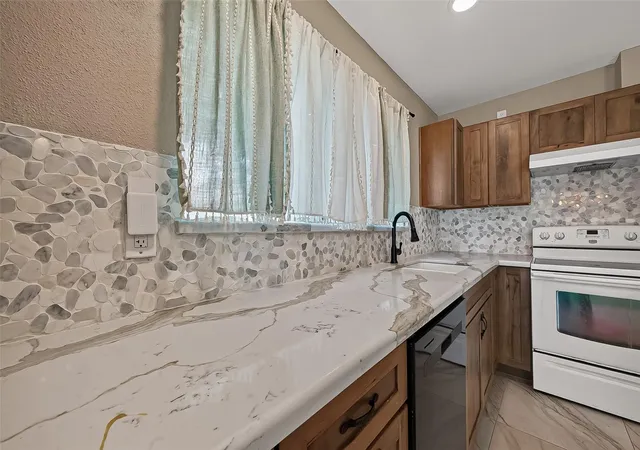 Photo 3 of Single family home for sale at 715 N Fork Ct, Katy, TX 77450 | MLS# 65370697 | Listing updated on 2026-09-19