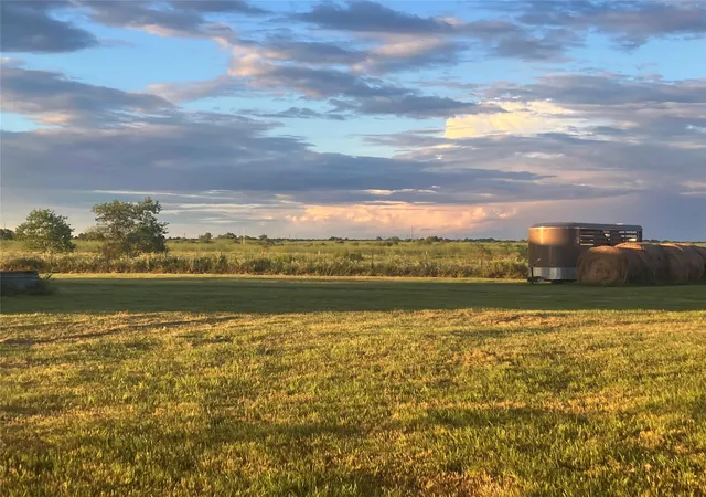 4th image of 5848 Mieth Rd, Sealy, TX 77474 | MLS# 73578867