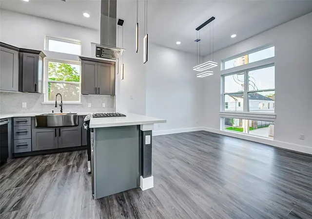 Photo 3 of Single family home for sale at 1913 Hoskins Dr #J, Houston, TX 77080 | MLS# 80158177 | Listing updated on 2026-09-20