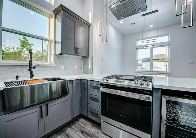 Photo 3 of Single family home for sale at 1913 Hoskins Dr #J, Houston, TX 77080 | MLS# 80158177 | Listing updated on 2026-09-20