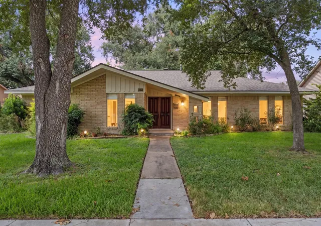 1st image of 5730 Rutherglenn Dr, Houston, TX 77096 | MLS# 36563995