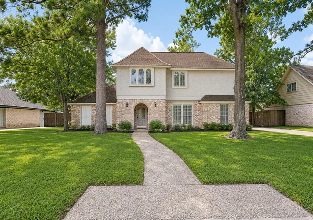 Photo 2 of Single family home for sale at 11711 Gardenglen Dr, Houston, TX 77070 | MLS# 88831636 | Listing updated on 2026-09-08