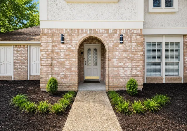 Photo 3 of Single family home for sale at 11711 Gardenglen Dr, Houston, TX 77070 | MLS# 88831636 | Listing updated on 2026-09-08